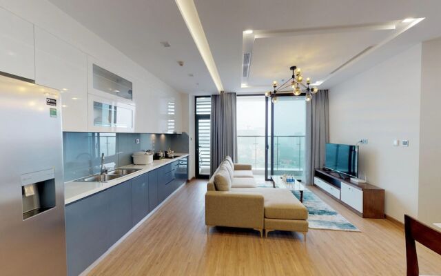 Luxury Apartment in Vinhomes Metropolis