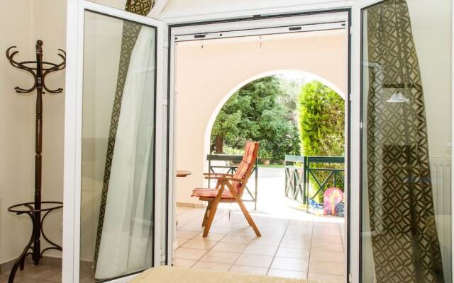 Enjoy The Garden Next To The Beach