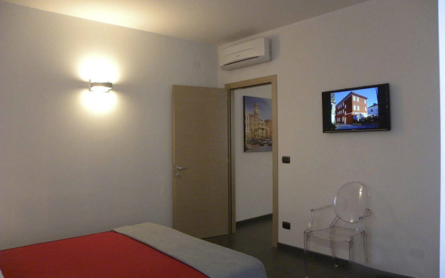 Venice Apartments Dante