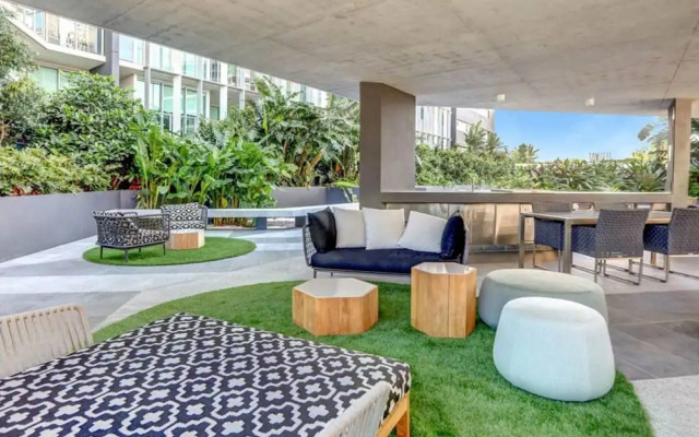 Modern 2 Bedroom Apartment In Fabulous Location