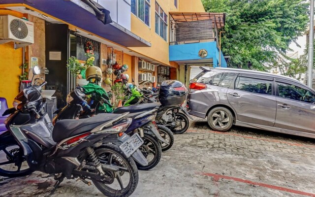 Super OYO 90692 Point Hostel
