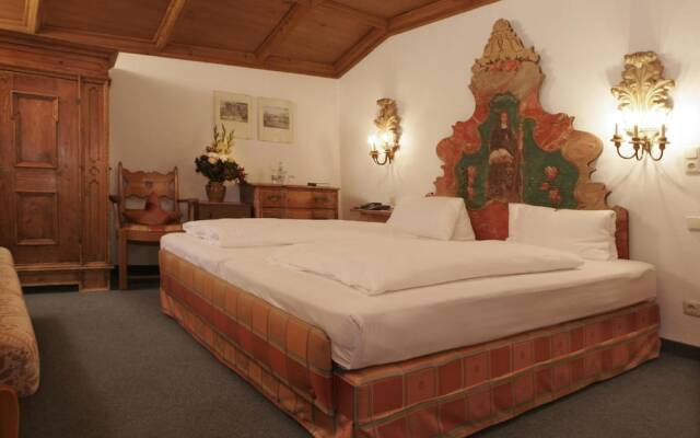 Alpenrose Traditionsgasthof Mittenwald