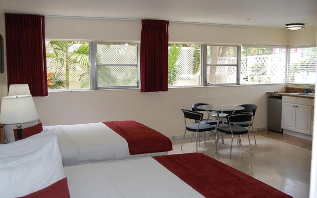 Alcazar Resort- Gay Mens Resort
