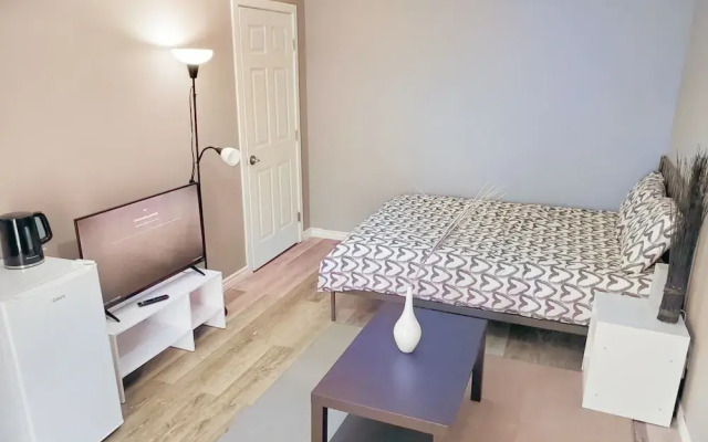 Colline-Single Room- Self Check-In