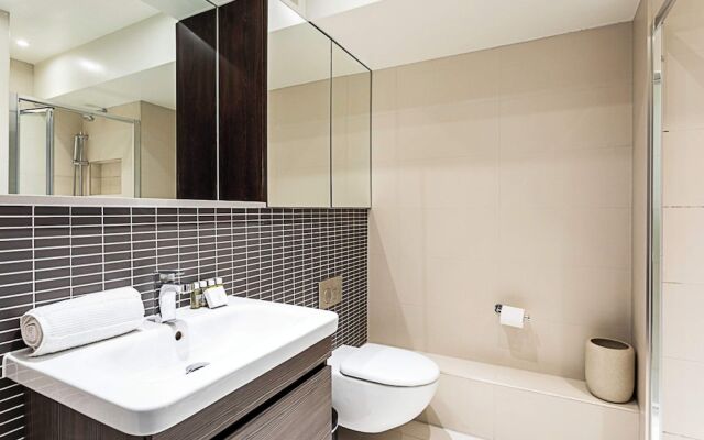 Modern Brentford Flat