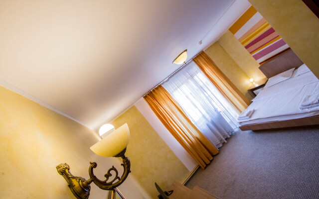 Complex Turistic Max International