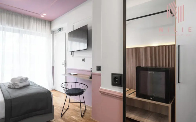 Esther Suites, Nilie Hospitality MGMT