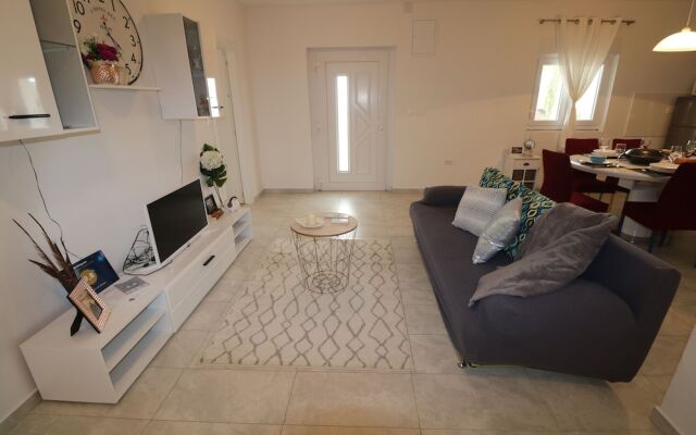 Stunning Apartment for 7 Close to Several Beaches