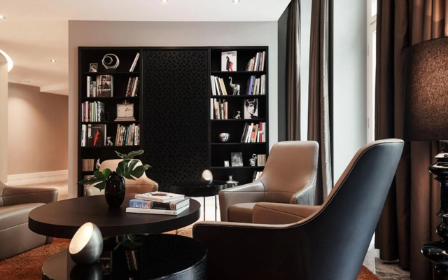 Roomers Berlin Steinplatz, Autograph Collection