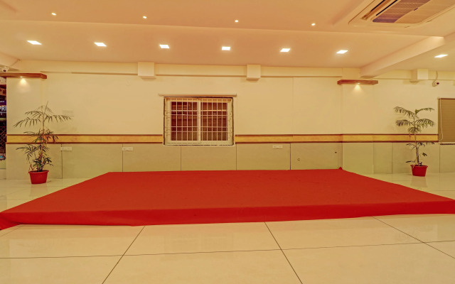 Treebo Rainbow Grand