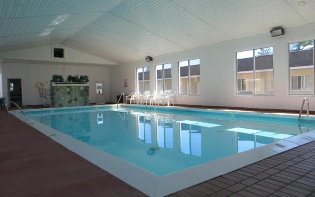 Waterfront Inn - Mackinaw City