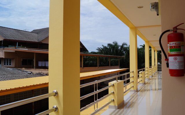 Jirasin Hotel & Apartment