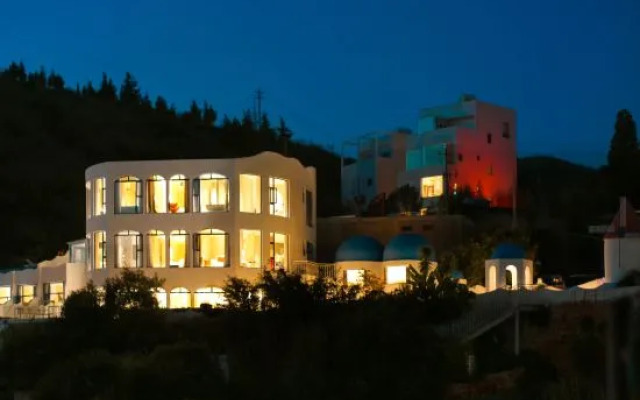 Fuxian Lake 25 Degree Blue Hotel