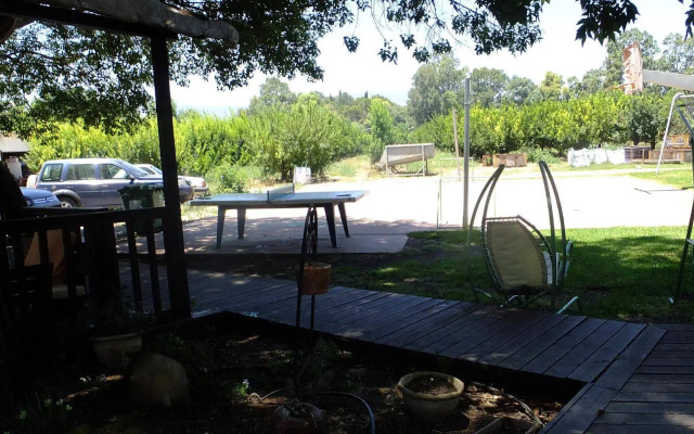 Nuriel Fruit & Guest House