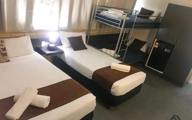 Tropical Gate Motor Inn