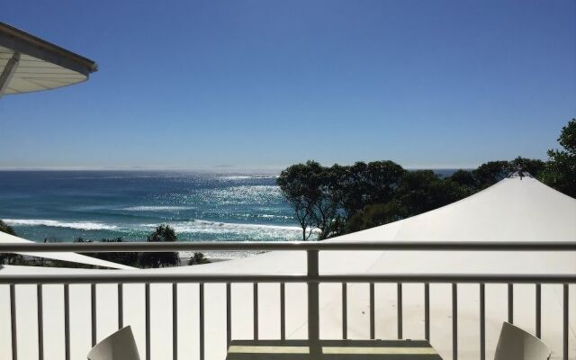 Stradbroke Island Beach Hotel