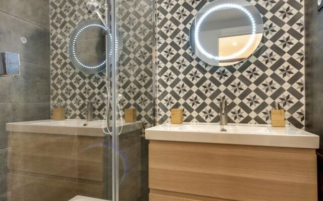 Beautiful Triplex in the center of Paris