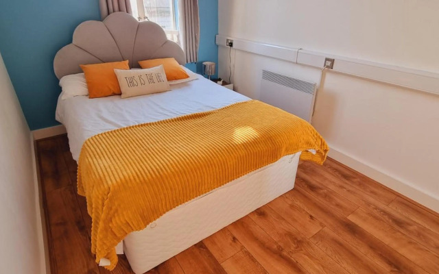 Modern and spacious Swansea centre apartment