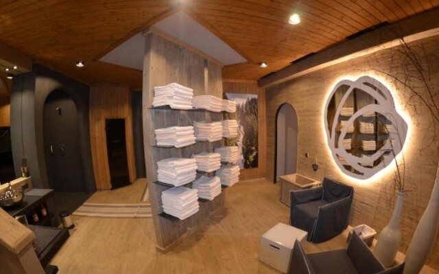 Boutique house happYellow