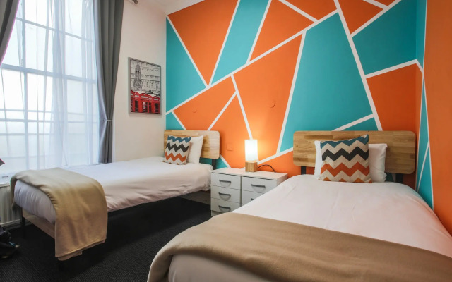 Smart Hyde Park View - Hostel