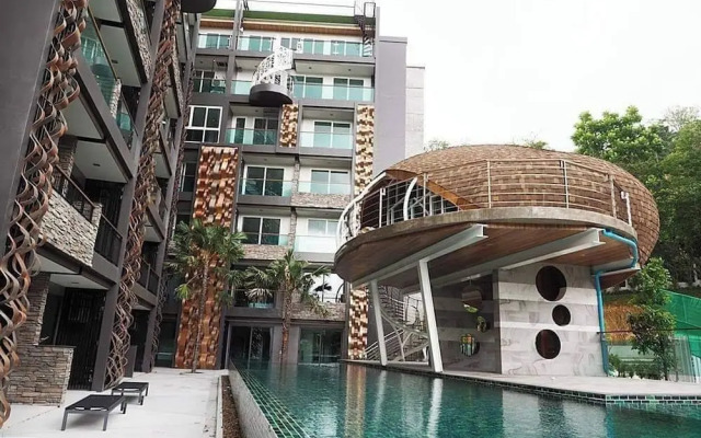 521 - 5 Stars Pool View Large Studio at Patong Beach