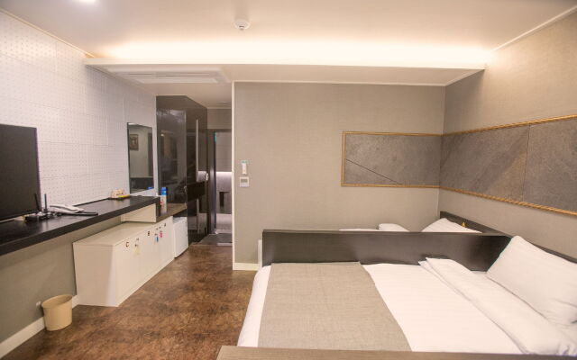 Hotel Major 2