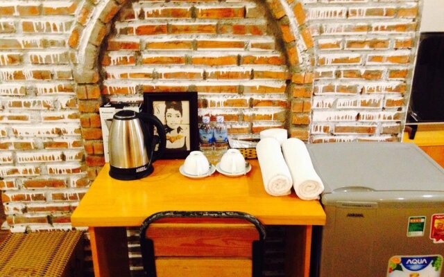 Funny House Apart and Inn