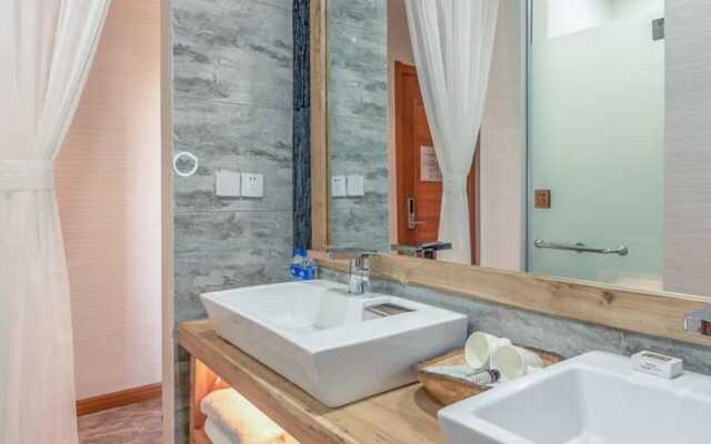 Floral Hotel Yuxi Fuxianhu Bolianchen