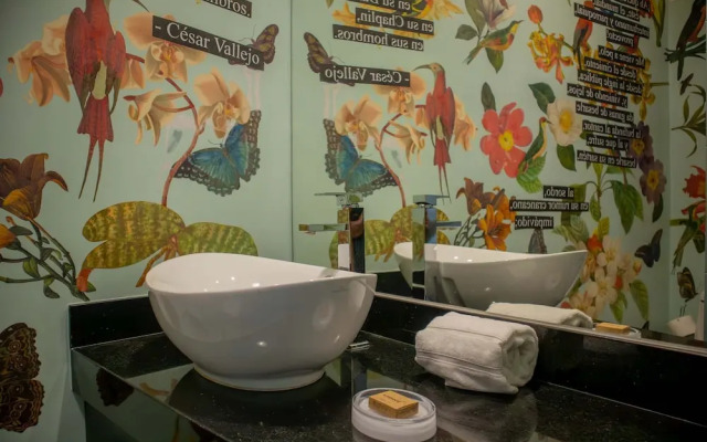 w Atonishing 1BR With Terrace in Barranco