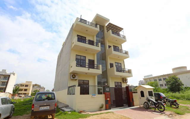 OYO 9188 Near DLF Phase 1