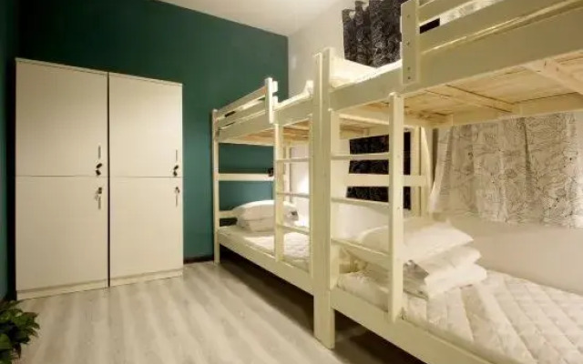 Tian'e zhilv International Youth Hostel