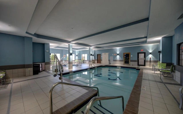 Holiday Inn Express & Suites Yukon by IHG