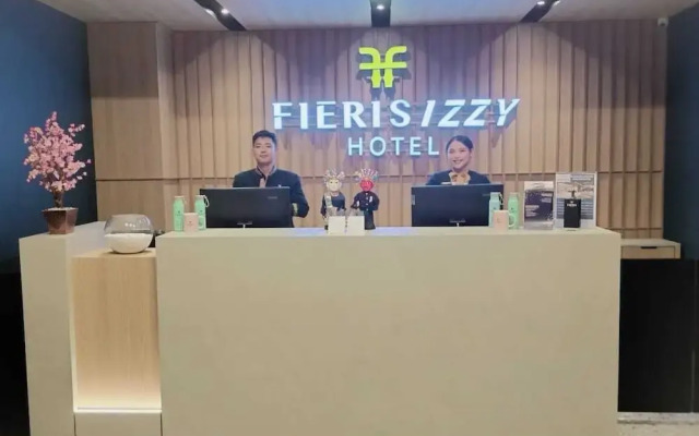 Fieris Izzy Hotel