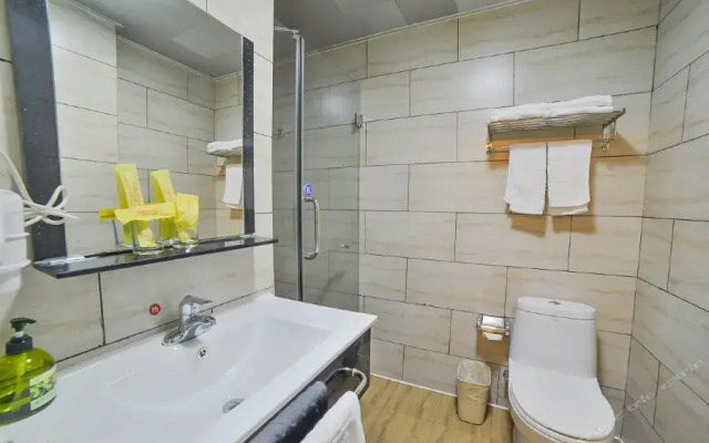 Youth Sunshine Hotel (Xiamen Fangte Menghuan Tong'an)
