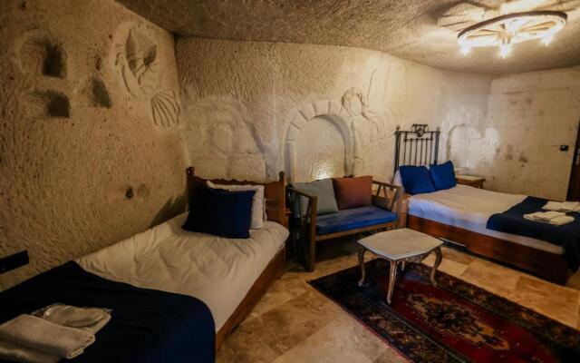 Mysterious Cave Suites