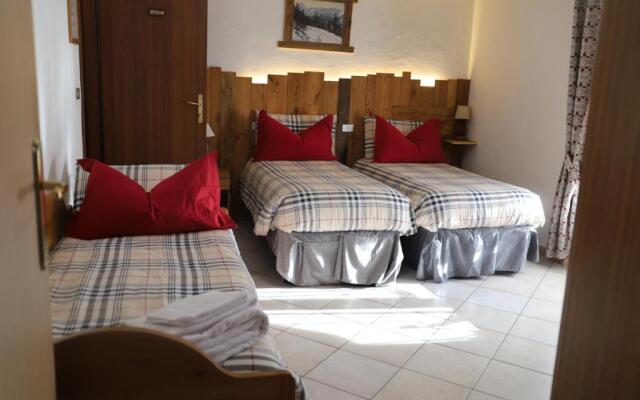 Hotel Bucaneve