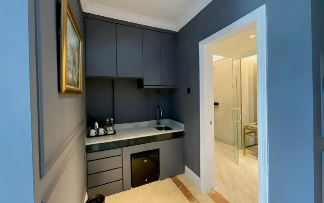 Grand Eska Hotel & Suite