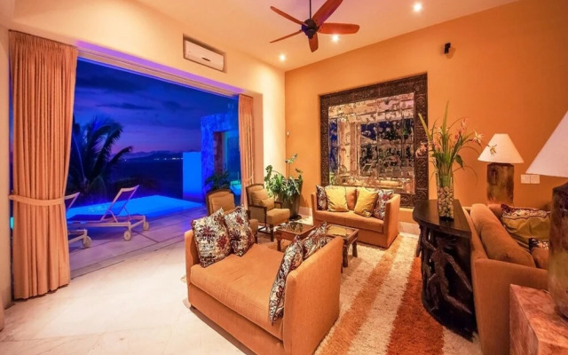 Sunny Vacation Villa 95