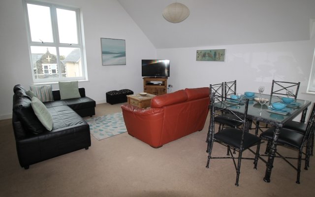 Ashgrove Court Penthouse's by Cardiff Holiday Homes