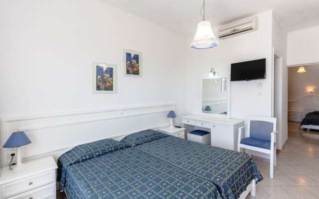Mina Beach Hotel