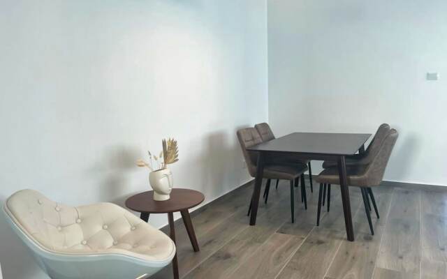 Phaedrus Living Coral Suites Horizon