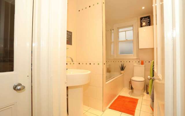 Huge 3 Bed Garden Flat