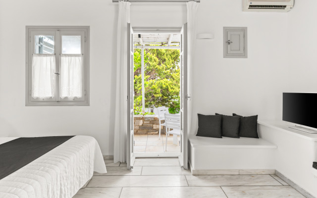 Mr & Mrs White Paros Suites & More