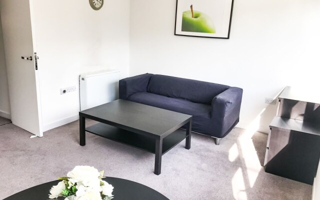 Entire 2 Bedroom Flat Next to Kings College