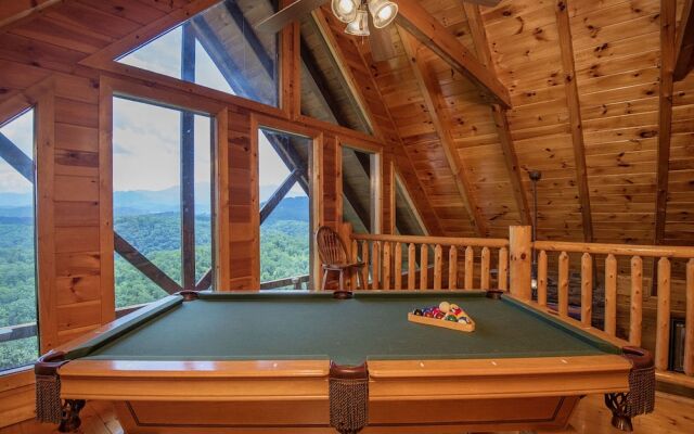 Majestic Mountain View by Heritage Cabin Rentals