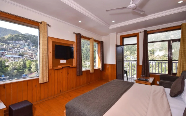 The Posh Hotel near Mall Road with Hassle Free Covered Parking