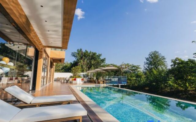 Xishuangbanna Jinghong No.1 Mansion (Splashing Square)