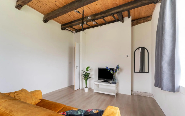 Spacious holiday home in Voorst with garden