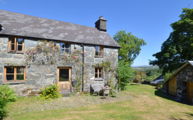 Holiday Home Ganllwyd