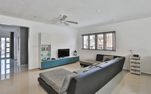 Luxury Villa With Pool in Jan Thiel